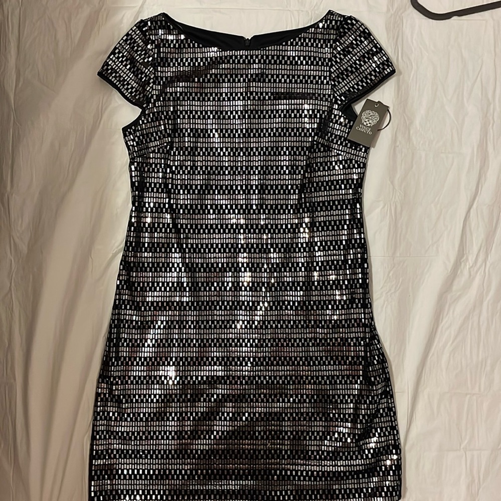Vince Camuto sequence  dress NWT . 🆕